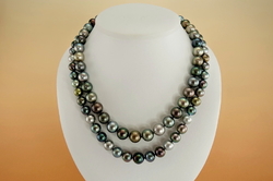 Ukázky - výběr našich perlových šperků vyrobených na zakázku, které již našly své nové majitelky.
