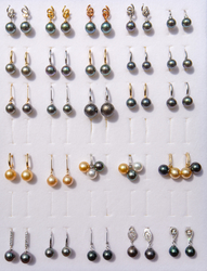 zlaté a stříbrné náušnice s mořskými Tahitskými perlami a Jižního Pacifiku